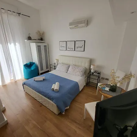 Bed & Breakfast Living Marina *